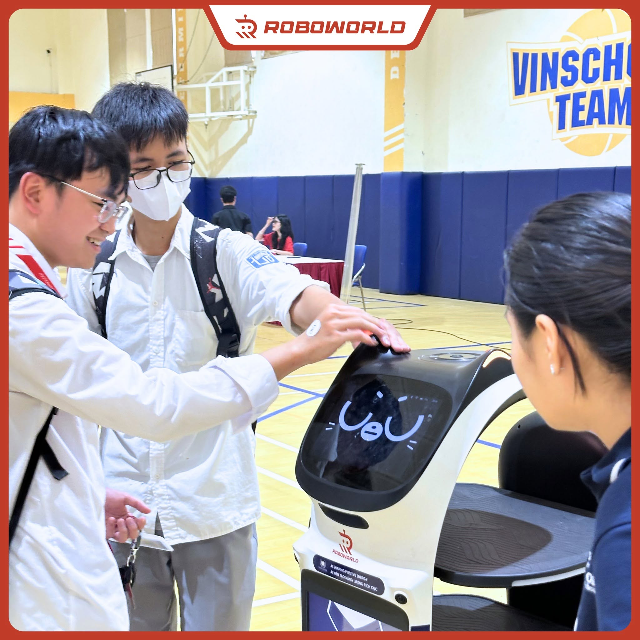 Robot Roboworld tại sự kiện — ảnh 5
