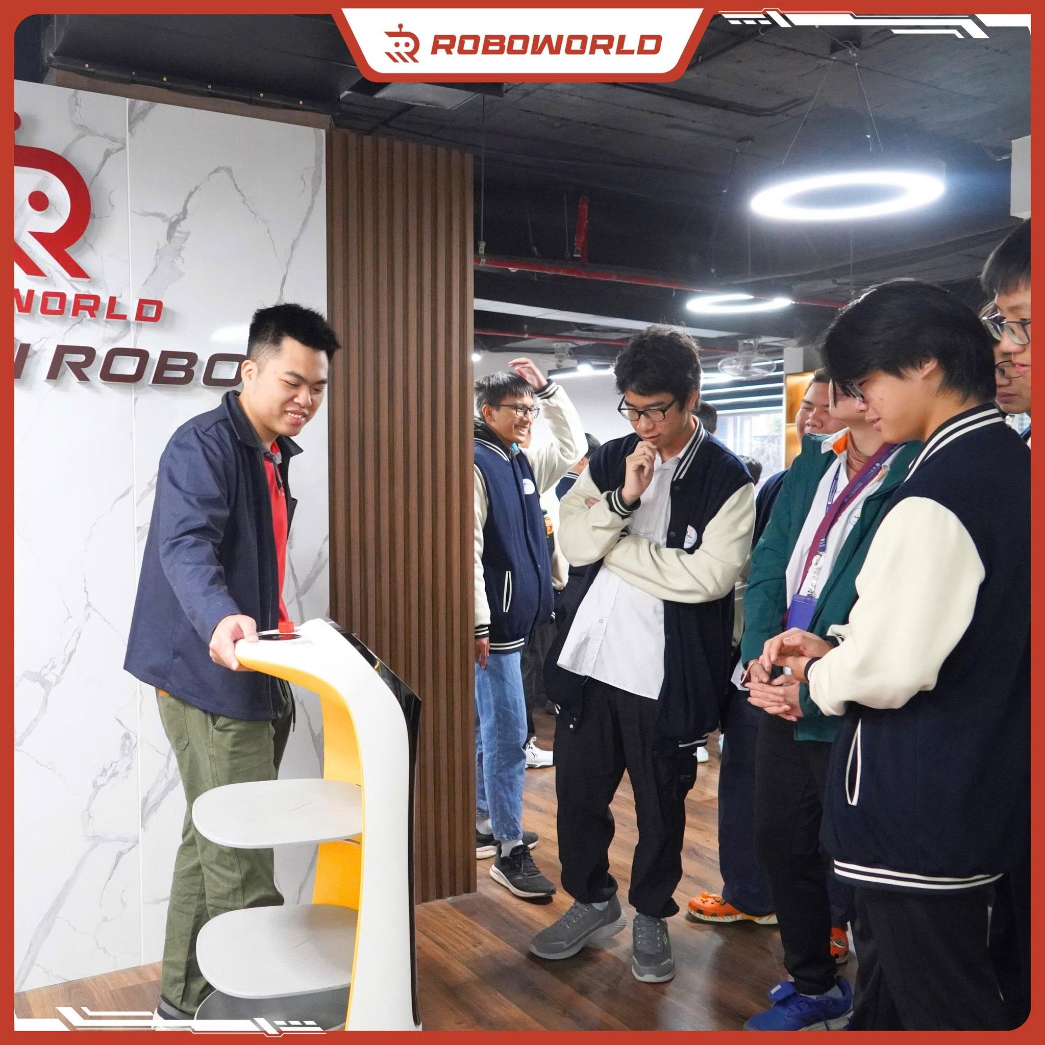 Robot Roboworld tại sự kiện — ảnh 9