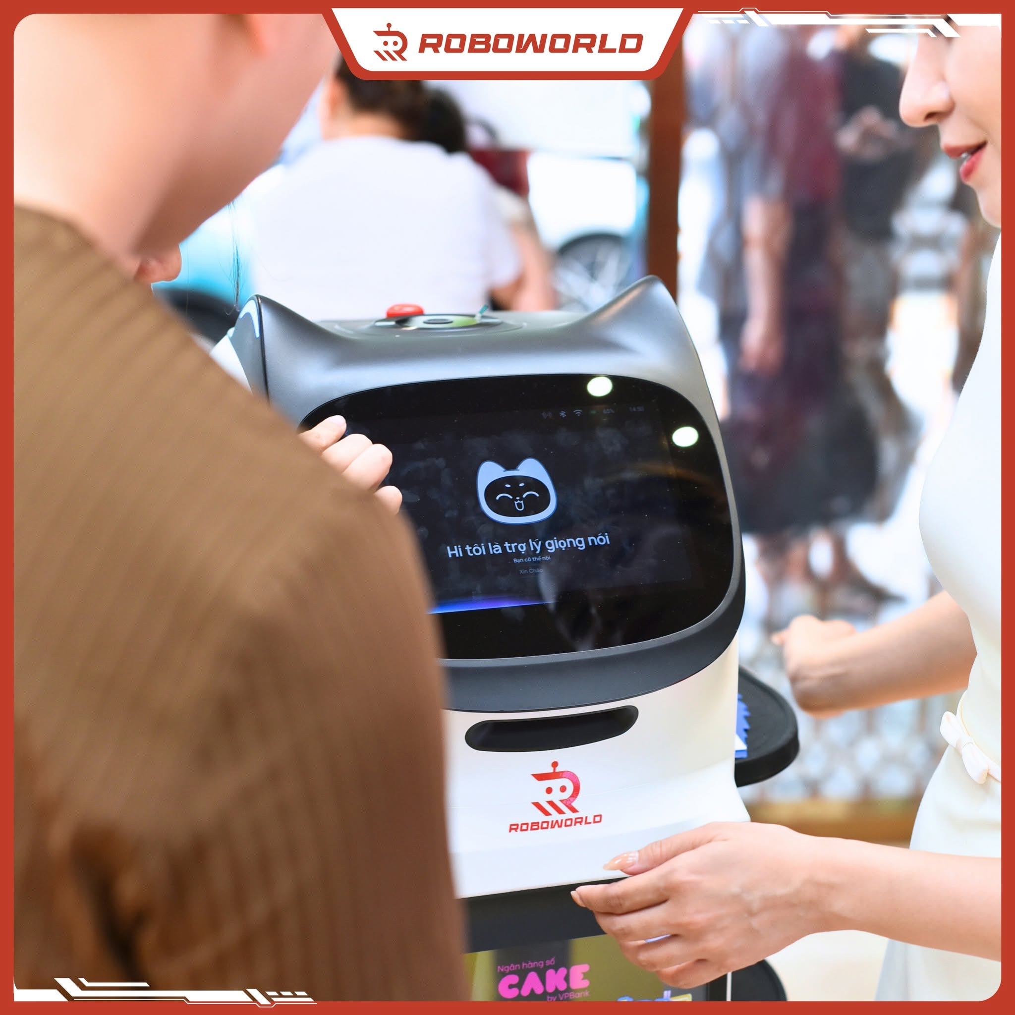 Robot Roboworld tại sự kiện — ảnh 2